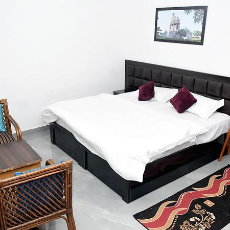 Khajuraho Glory Homestay エクステリア 写真