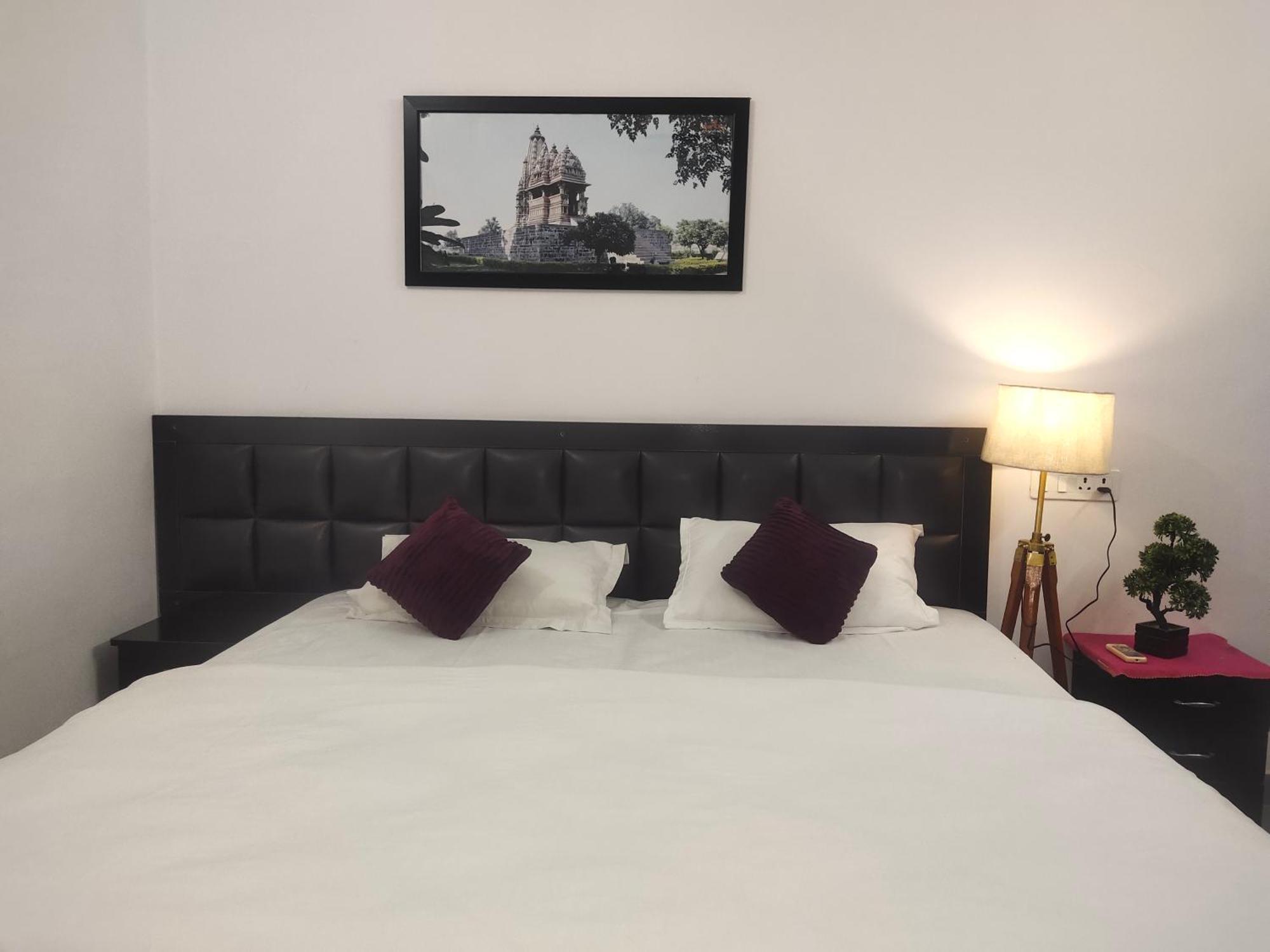 Khajuraho Glory Homestay エクステリア 写真