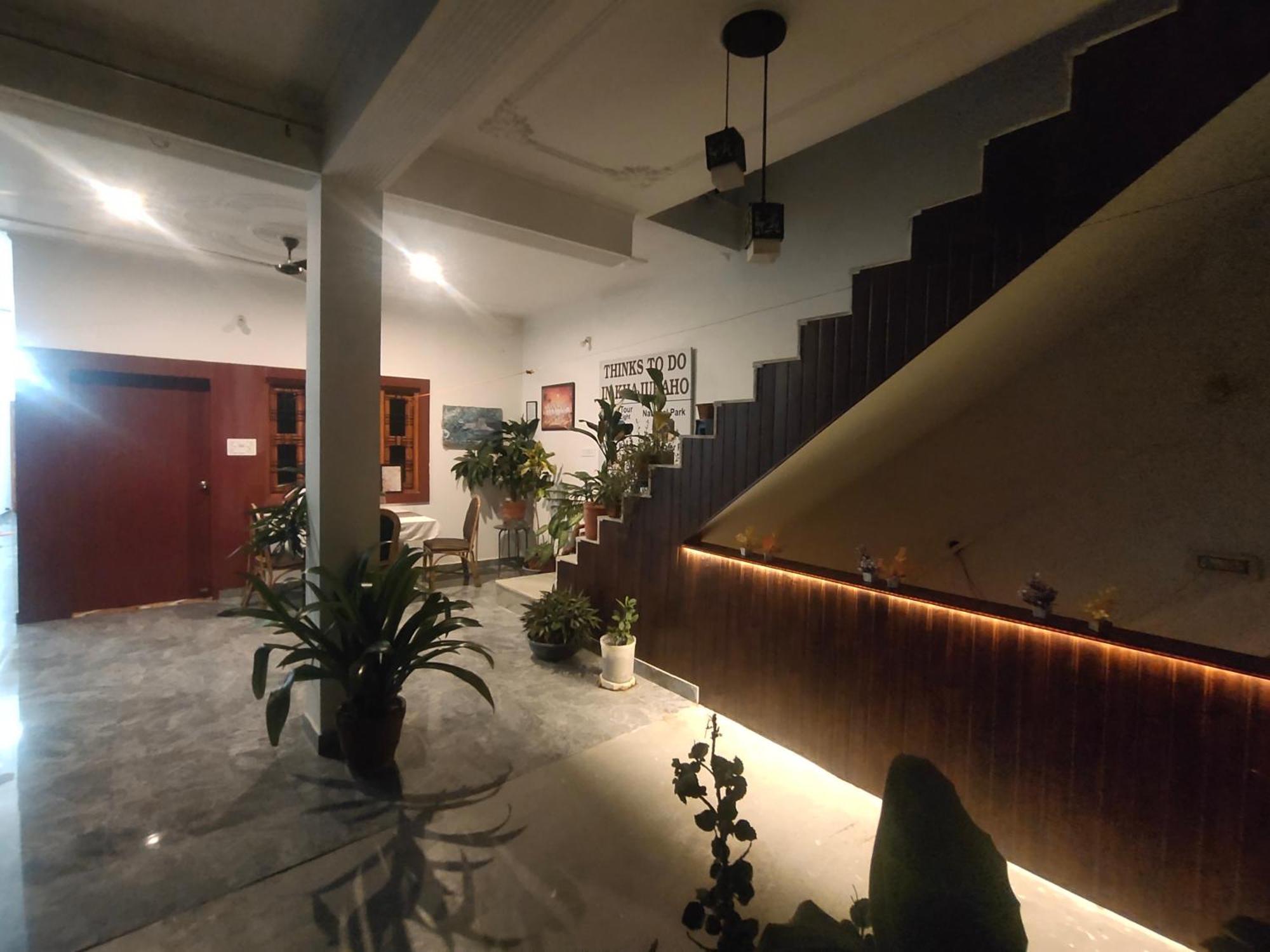 Khajuraho Glory Homestay エクステリア 写真