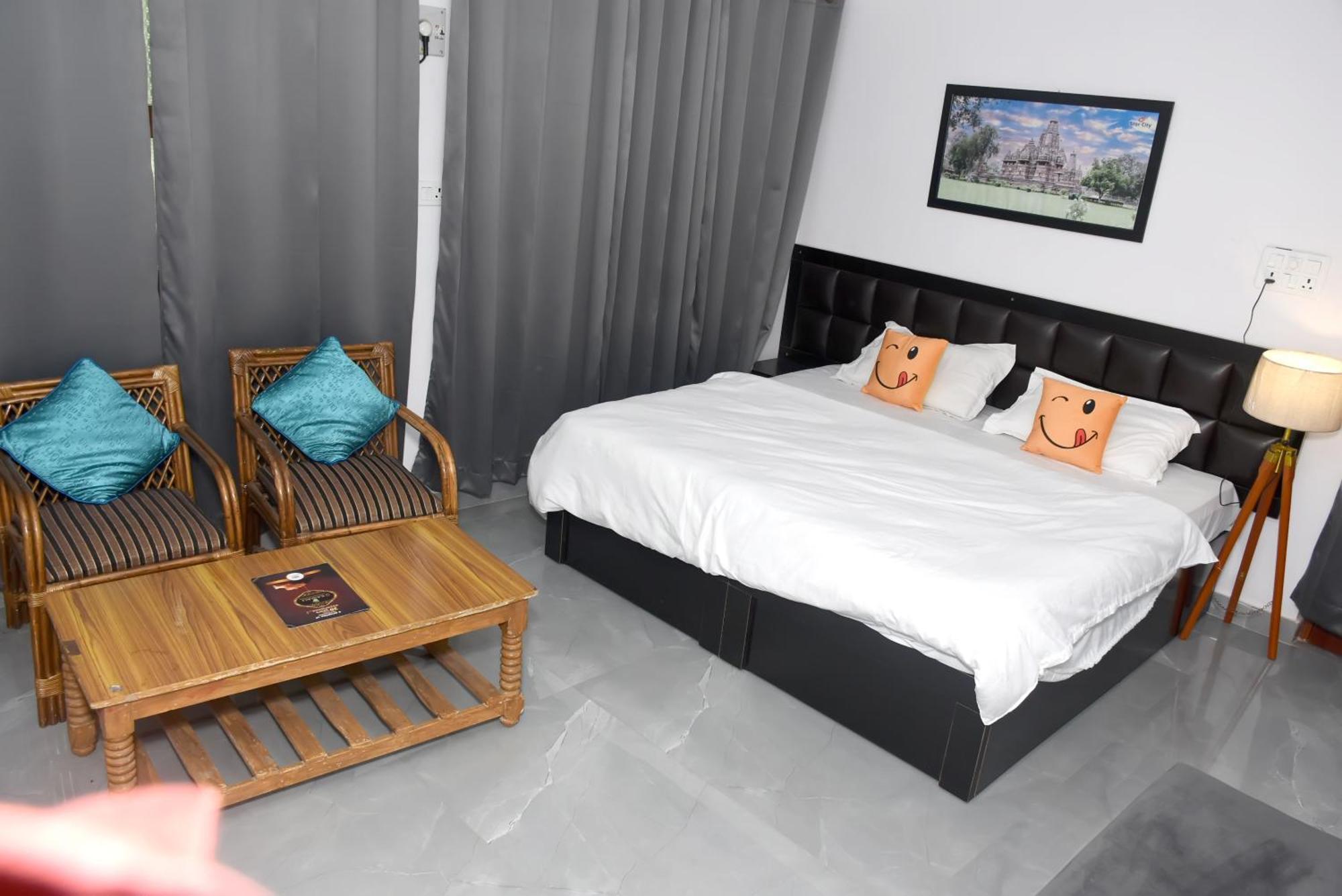 Khajuraho Glory Homestay エクステリア 写真
