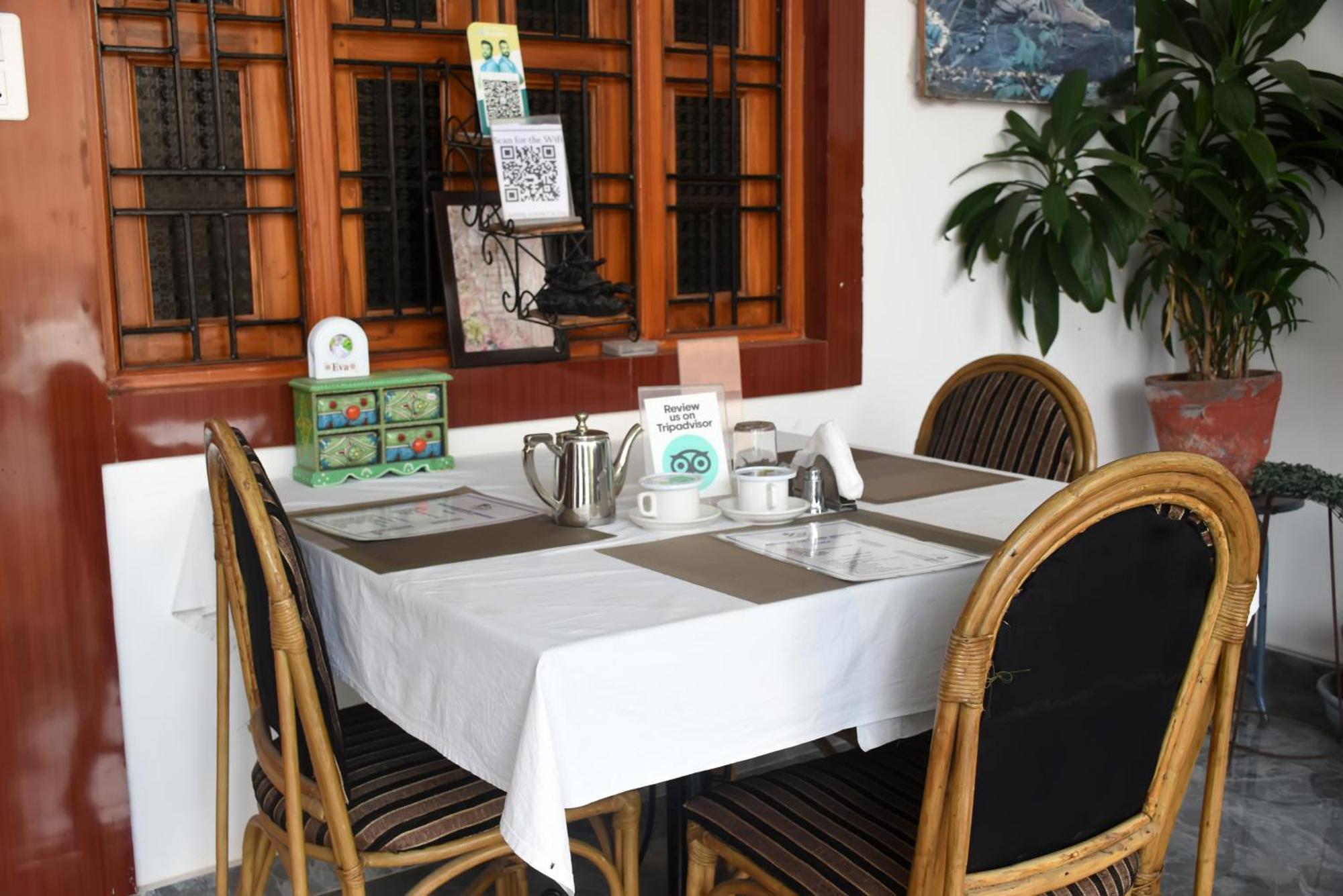Khajuraho Glory Homestay エクステリア 写真
