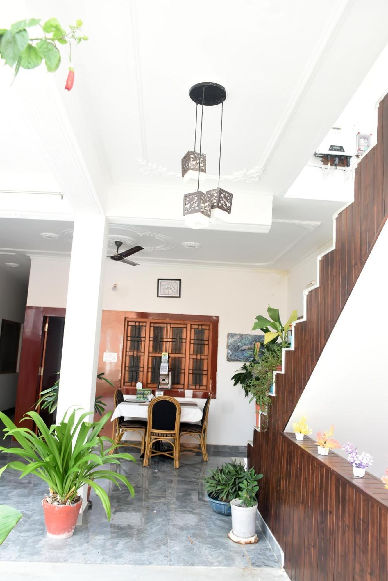 Khajuraho Glory Homestay エクステリア 写真