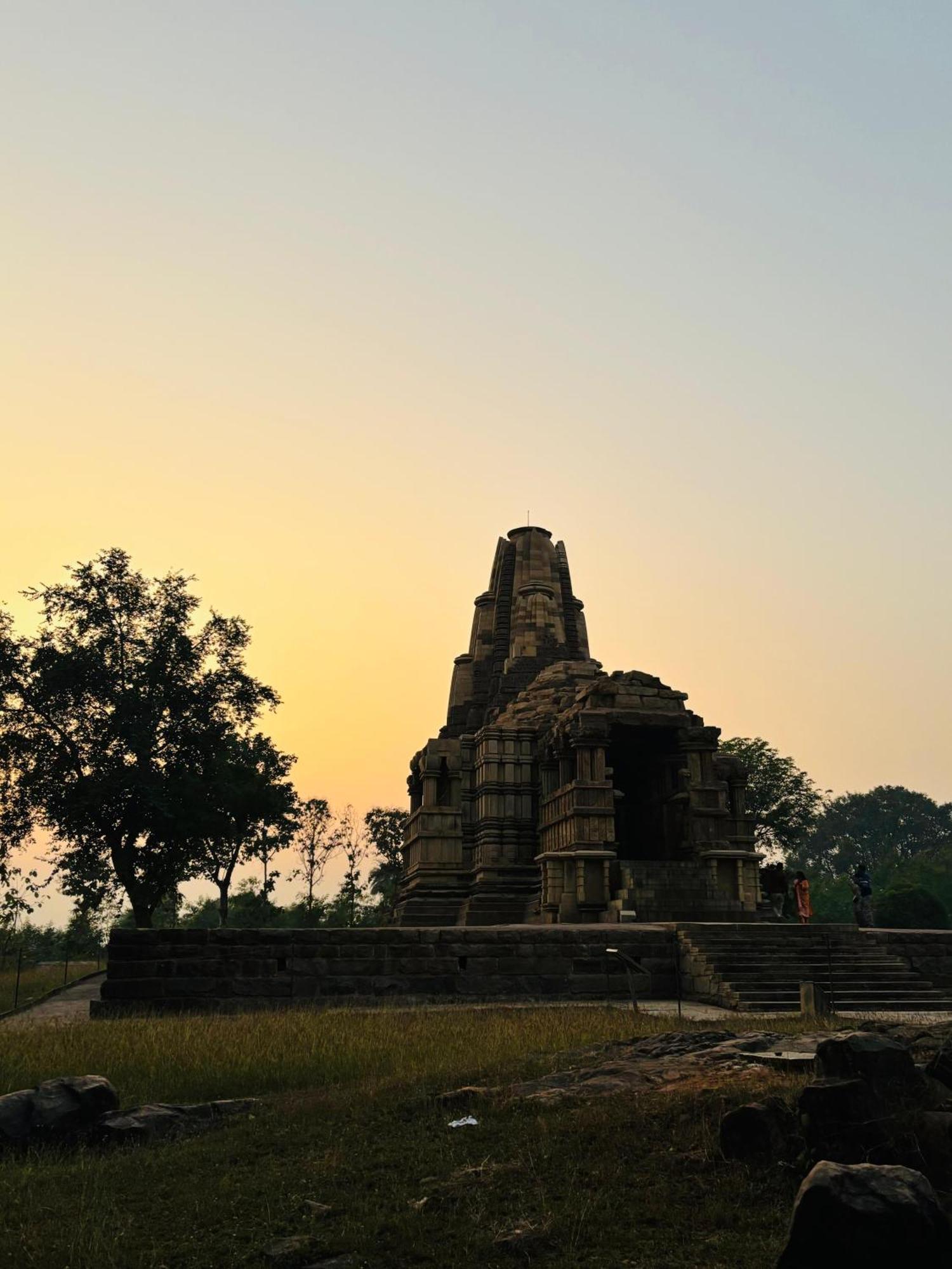 Khajuraho Glory Homestay エクステリア 写真