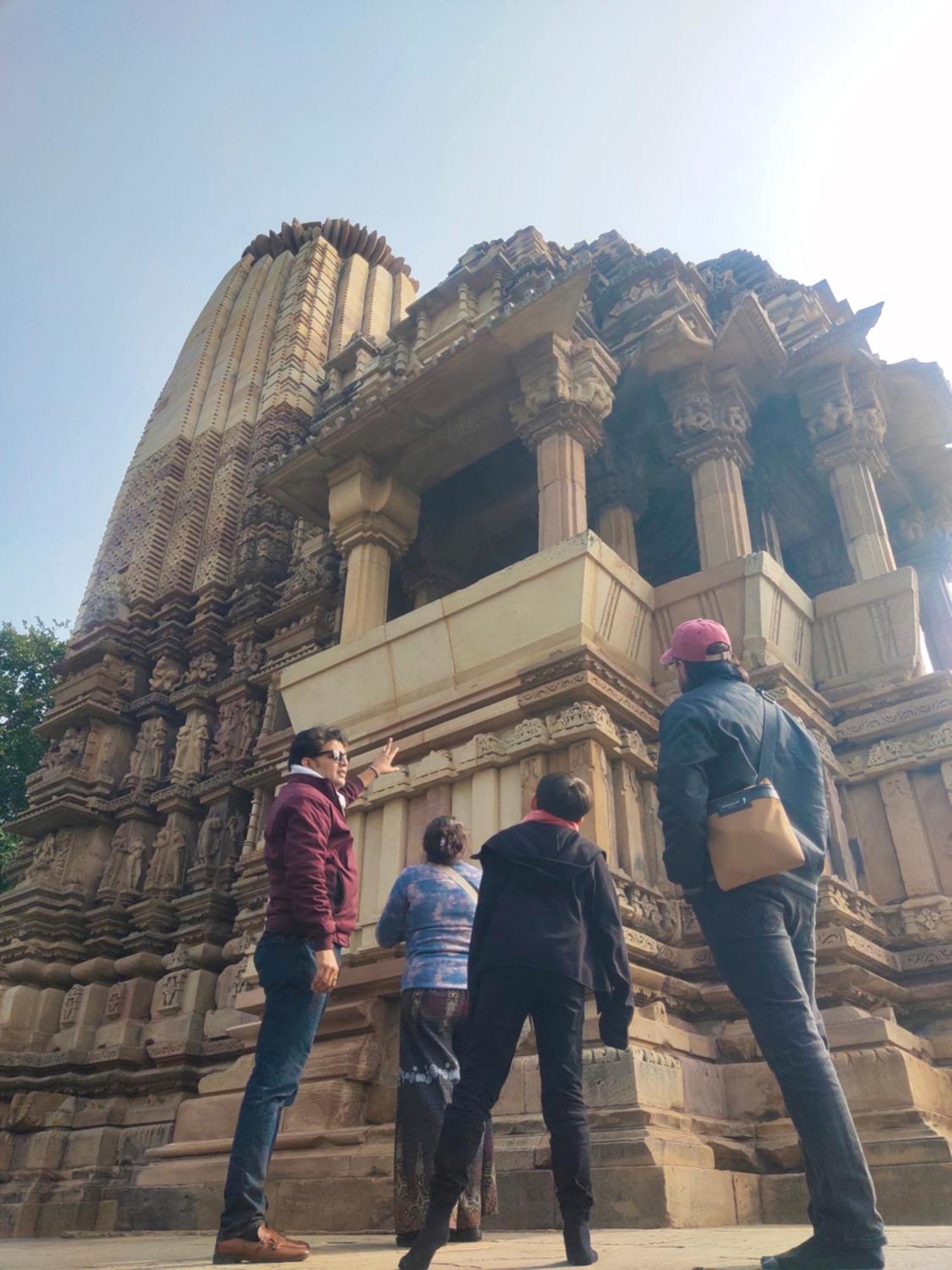 Khajuraho Glory Homestay エクステリア 写真