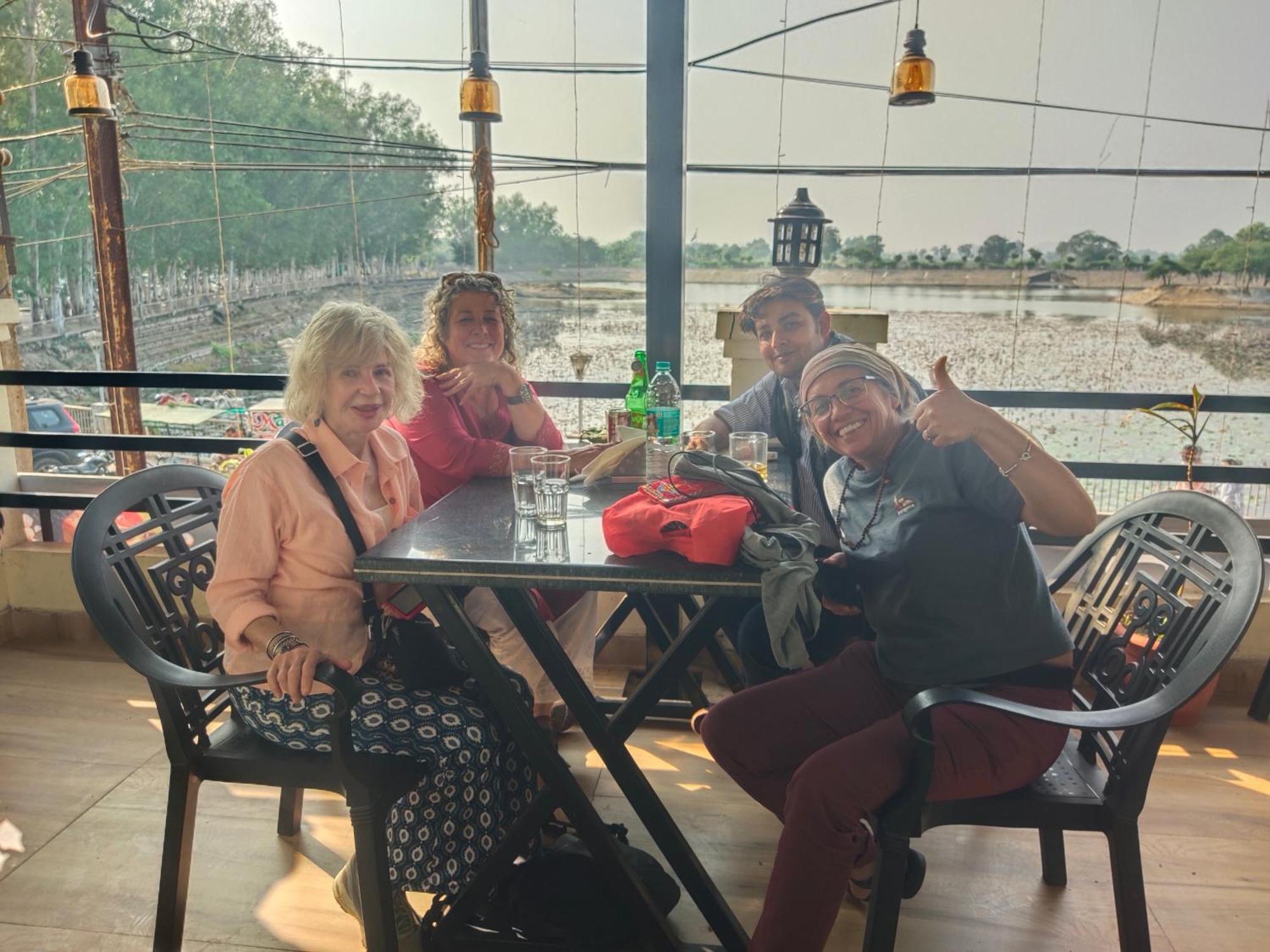 Khajuraho Glory Homestay エクステリア 写真